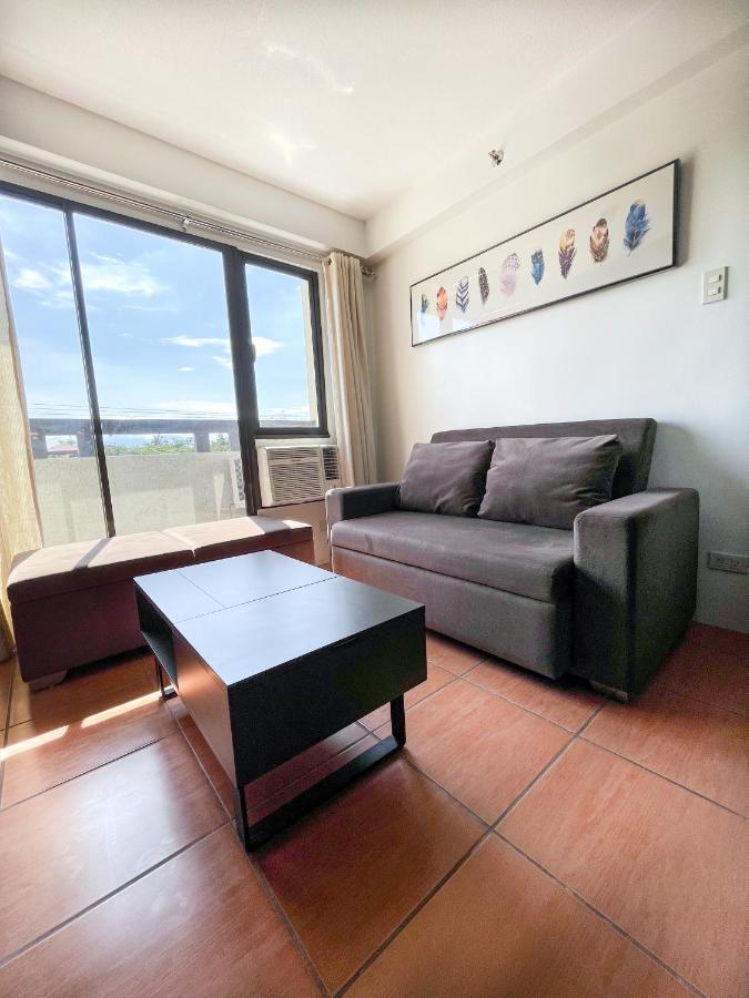 Modern 2Br Condo Near Sm With Free Parking Pool Wifi And Netflix Davao Exterior foto